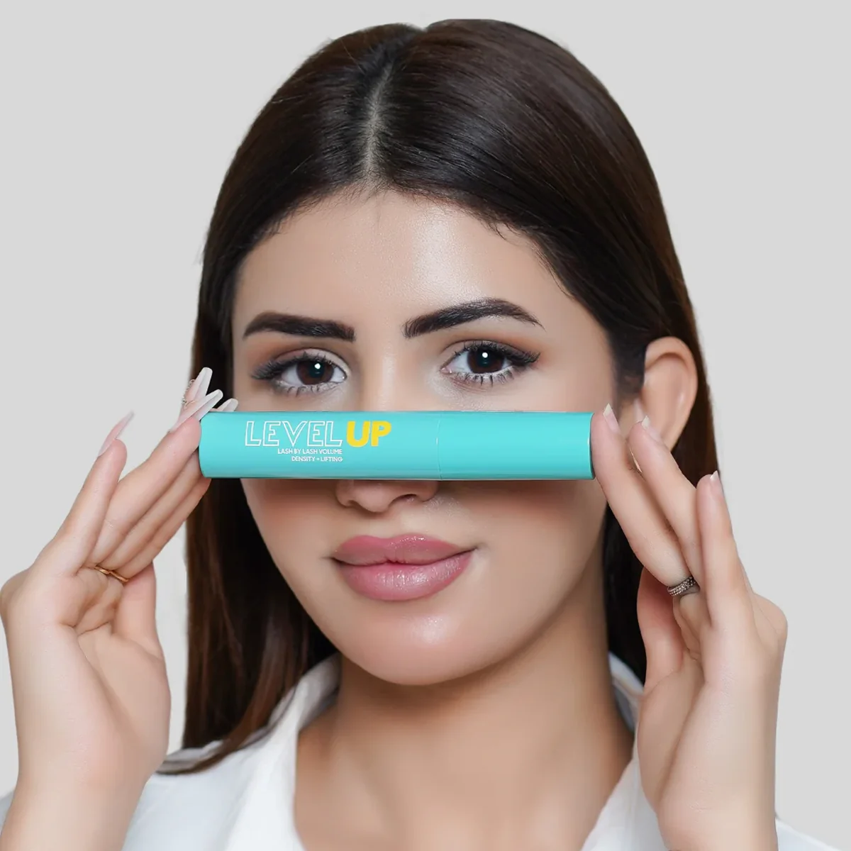 PIERRE CARDIN - Level Up Density & Lifting Mascara ماسكارا لتكثيف ورفع الرموش (الخضراء) - Image 2