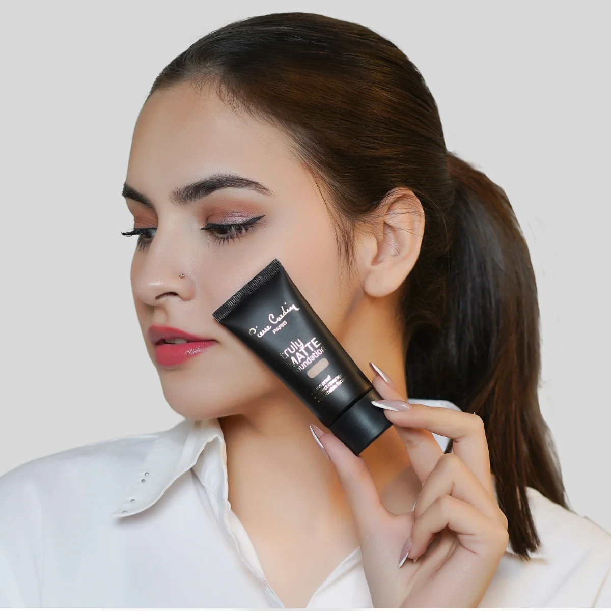 PIERRE CARDIN - Truly Matte Foundation 428 True Beige فاونديشن - كريم أساس من بيير كاردان - Image 3